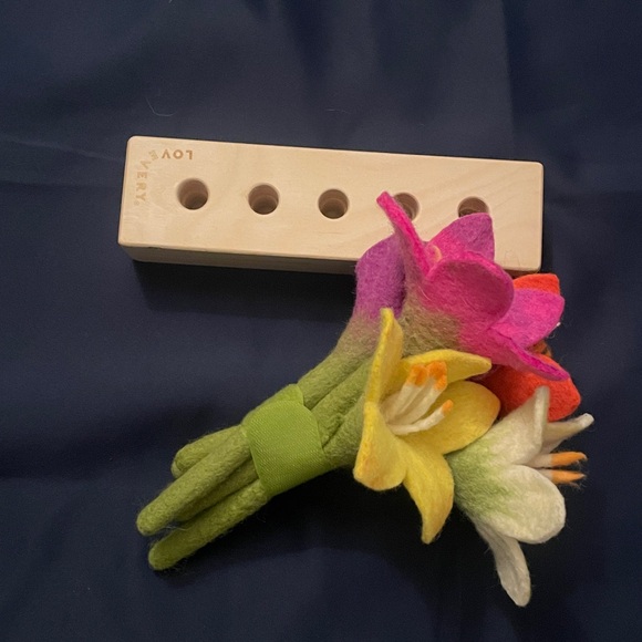 🌷Felt Flowers in a Row - Picture 2 of 2